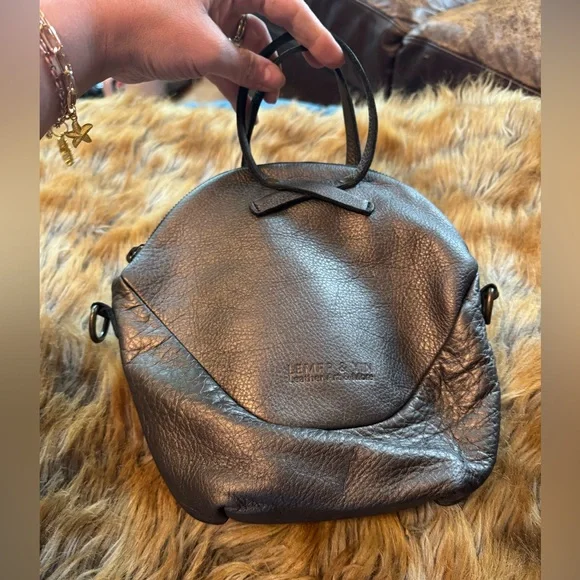 Lempp & Yin Made in USA Buttery Leather Crossbody - Picture 1 of 6